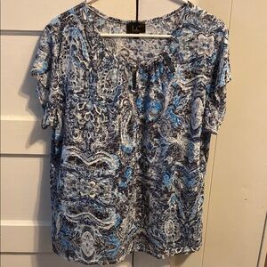 Women's Blue and Gray Patterned Top